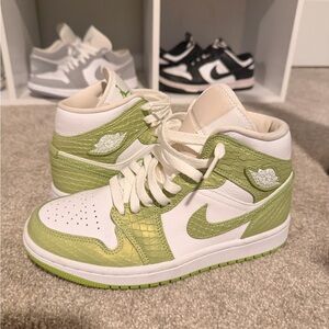 jordan 1 mid green python